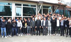 Bursasporlu futbolcular, teknik heyet ve yönetim kahvaltıda moral depoladı