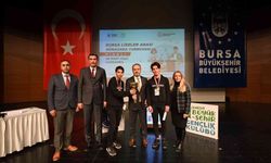 Bursa’da münazara turnuvasının şampiyonları belli oldu