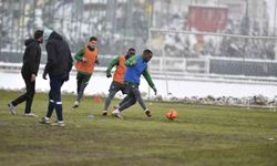 Bursaspor hazırlıklarına çift kale maç yaparak devam etti