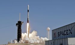 SpaceX, ABD’ye ait istihbarat uydusunu uzaya fırlattı!