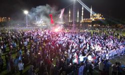 Bursa’da on binlerce kişi Trabzonspor’un şampiyonluğunu kutladı!