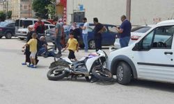 Bursa’da motosiklet araca saplandı!