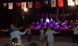 Tarsus Çamalan’da halaylı, türkülü konser