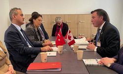Bakan Özer OECD toplantısında Kanadalı mevkidaşıyla görüştü