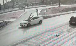 Otomobilin çarptığı kadın böyle havalandı