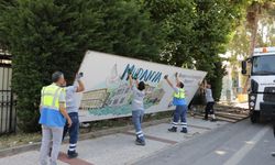 Hayri Türkyılmaz: ''Büyükşehir Mudanya'daki mesaisini bilboardları kaldırmakla harcıyor!''