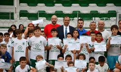 İznikspor yaz futbol okulunda sertifika heyecanı!