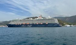 Dev yolcu gemisi 2 bin 646 yolcusu ile Marmaris'e geldi