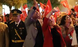Gemlik’te Cumhuriyet coşkusu cadde ve meydanlara sığmadı