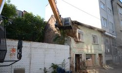 Osmangazi’de tehlike saçan metruk binalar yıkılıyor!