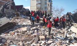 İsrailli ekip deprem bölgesinden arama kurtarma ekipmanları çalmış!
