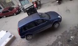 Bursa’da ilginç anlar: Yanlış park edilen aracı fotkliftle kaldırdı