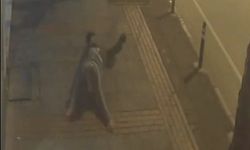 Yolda gördükleri adamı böyle gasp ettiler! Polis o şüphelilerin peşini bırakmadı!