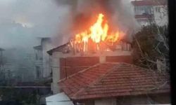 Güzelyalı Mahallesi’nde bir evin çatısı alev alev yandı!