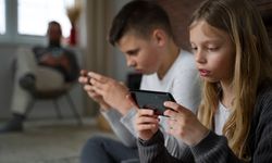 Sosyal medyanın yanlış kullanımı çocukları olumsuz yönde etkiliyor!