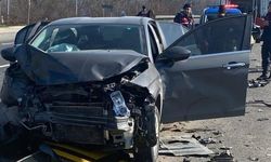 Bursa’da iki araç çarpıştı: 5 yaralı