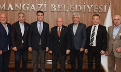 Bursaspor Kulübü, Mustafa Dündar’ı ziyaret etti