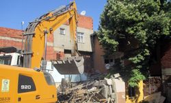 Osmangazi’de tehlike arz eden binalar yıkılıyor