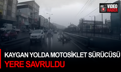 Bursa’da kaygan yolda motosiklet sürücüsü yere savruldu