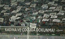 Bursaspor taraftarları kadın cinayetlerine dikkat çekti