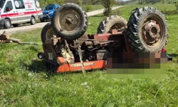 Bilecik'te traktör devrildi, sürücü yaralandı