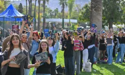 Edebiyat dünyasının kalbi İzmir Kültürpark'ta attı