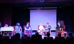 Bursa İnegöl'de 'Puşide-i Siyah' tiyatro sösterisi sahnelendi