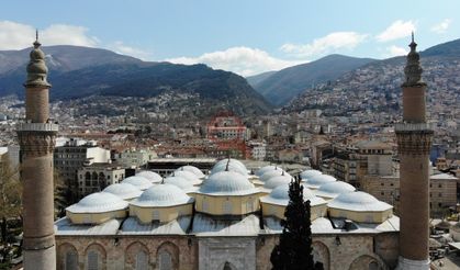 Ulu Cami’ye Ramazan mahyası asıldı