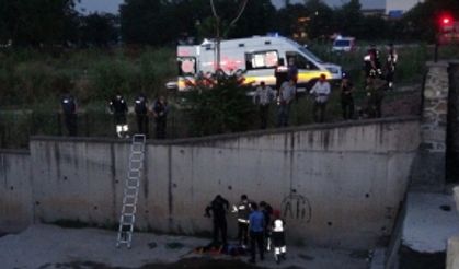 Bursa'da serinlemek için girdiği derede mahsur kaldı