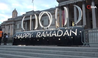 Londra'nın merkezinde iftar yemeği