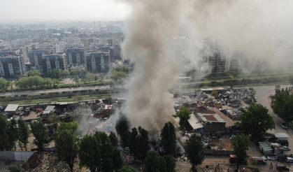 Geri dönüşüm tesisinde meydana gelen yangın korkuya neden oldu!