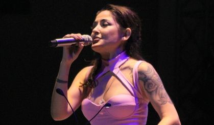 Bursalılardan ünlü şarkıcının konserine tepki!