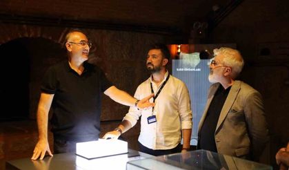 Ünlü şair, yazar ve oyuncu Sunay Akın, Bursa’yı ziyaret etti