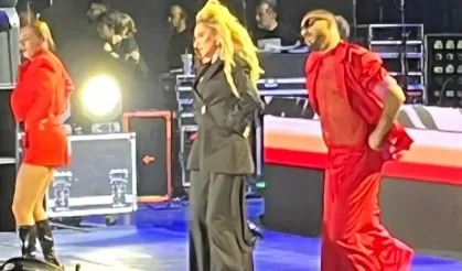 Hadise'den muhteşem Bursa konseri