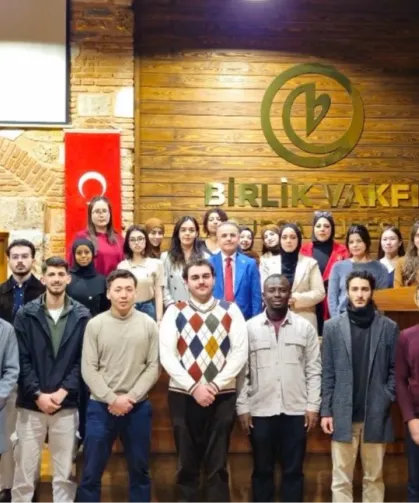 İletişim Başkanlığı Bursa Bölge Müdürü Gölbaşı'dan uluslararası öğrencilere 'Kamu Diplomasisi ve Medya' dersi