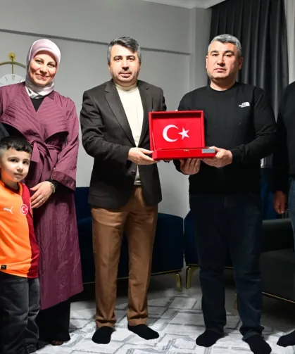 Bursa Yıldırım'da Başkan Yılmaz'da şehit ailesine ziyaret