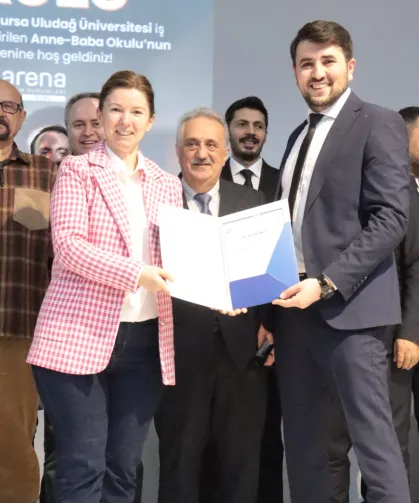 Bursa'da 'Arena Anne Baba Okulu'nda sertifika heyecanı