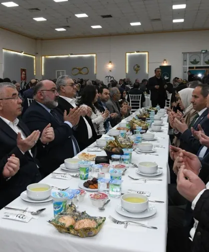  Bursa Emek'te gönüller aynı iftar sofrasında buluştu