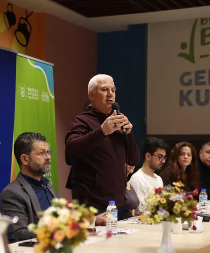 Bursa'da Başkan Bozbey gençlere sahurda buluştu