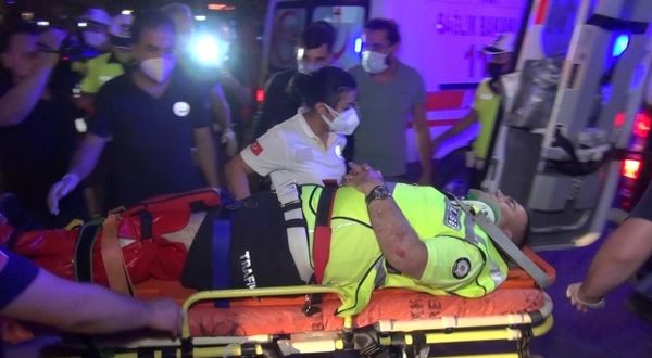 Bursa’da alkollü sürücü polis noktasına böyle daldı: 2’si polis 4 yaralı
