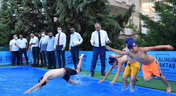 Mudanya’da olimpik yüzme havuzu martılara kaldı
