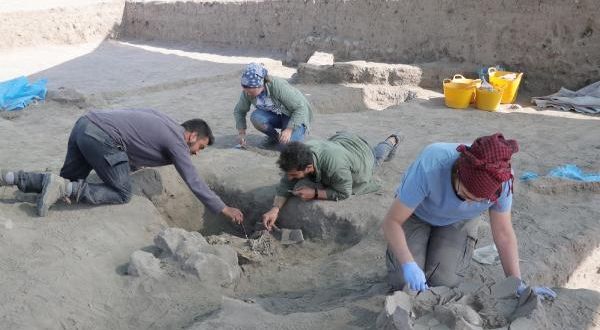 Eskişehir’de 5 bin yıllık küp mezarlarda çocuk iskeletleri bulundu