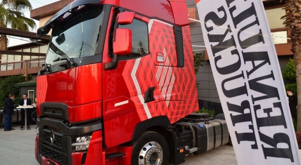 Koçaslanlar, yeni aracı Renault Trucks’ı tanıttı