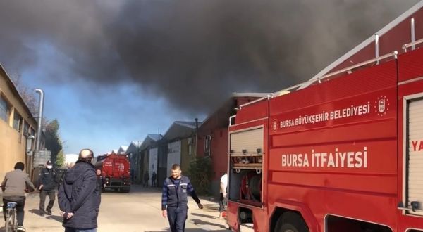 Son dakika! Bursa’da tekstil fabrikasında yangın