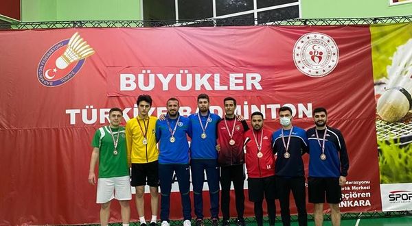 Badminton da Bursa Büyükşehir Belediyespor fırtınası