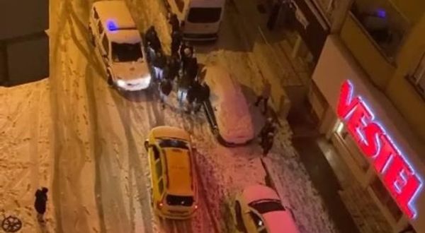 Bursa’da kar yağışı vatandaşa eğlencenin yanında zor anlar da yaşattı