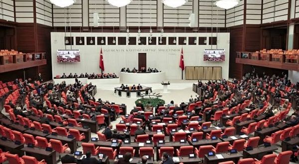 Mecliste CHP vekillerinin olmaması tepki çekti