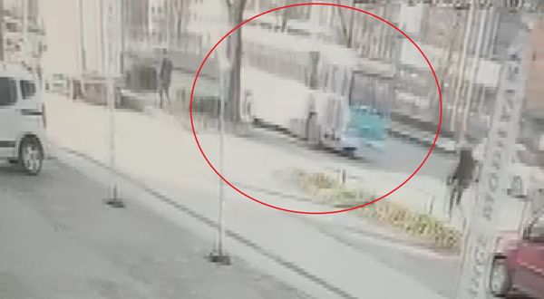 Bombalı terör saldırısında, yanarak sürüklenen otobüsün yeni görüntüleri ortaya çıktı!