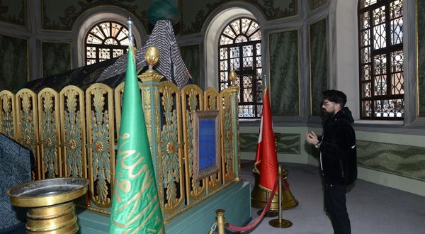 Mehmet Çevik, Emir Sultan Türbesi'nde dua etti