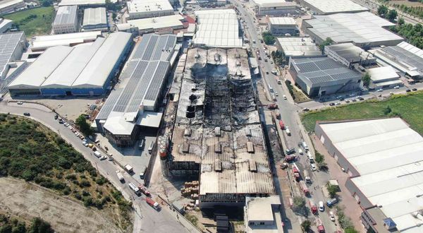 Bursa’daki fabrika yangını tamamen söndürüldü